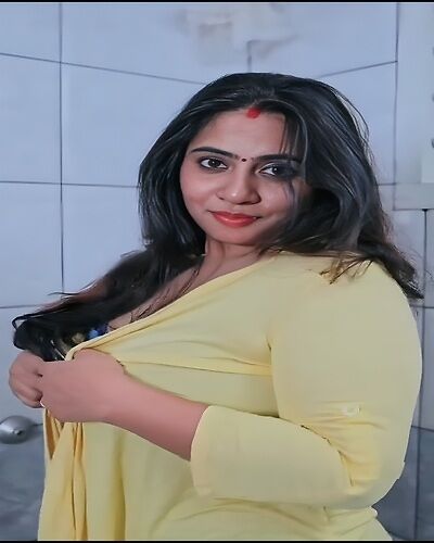 Nila Nambiar Bath Clip Video (2025) Hindi