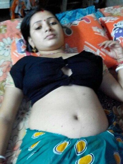 Beautiful Village Wife (2025) Hindi